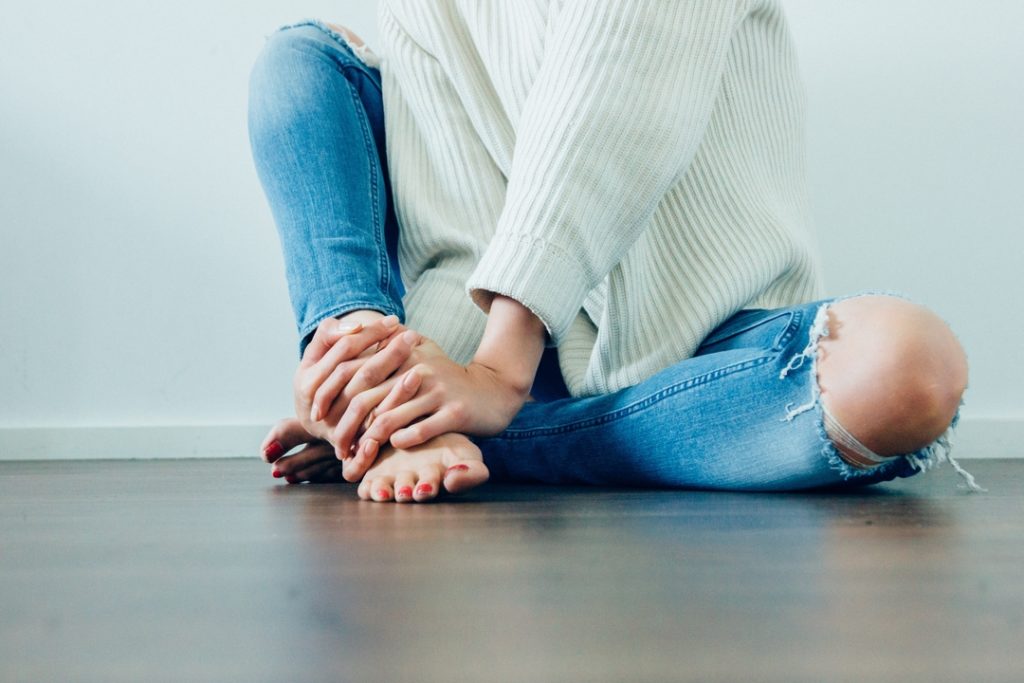 how to avoid an injury while moving